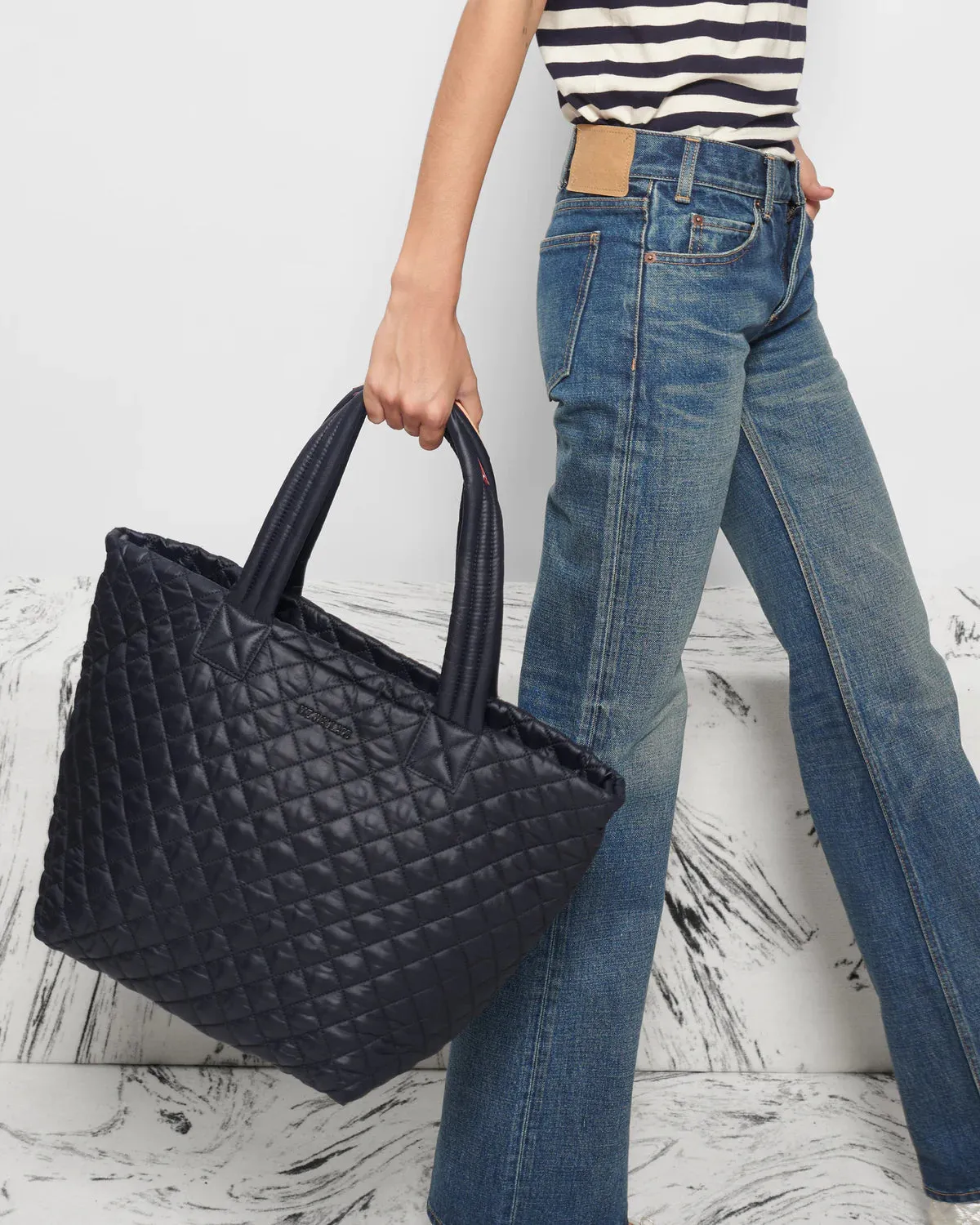 Medium Metro Tote Deluxe - Black Rec