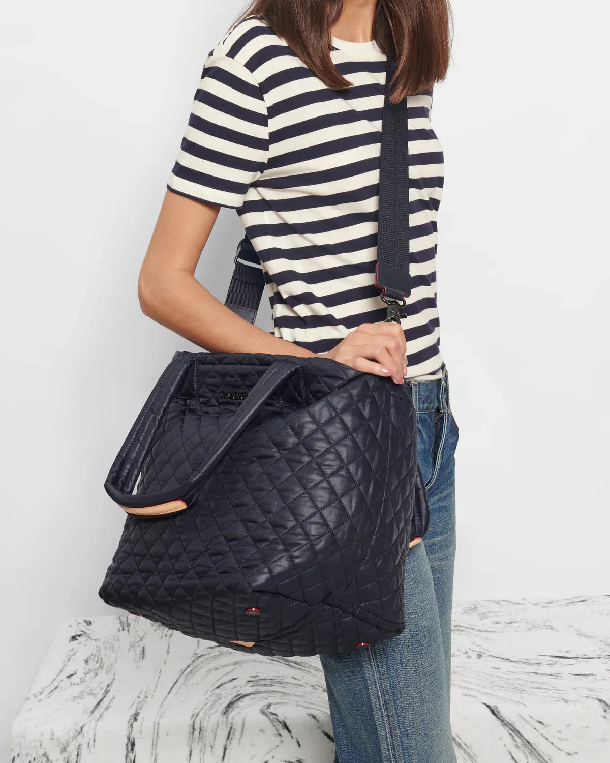 Medium Metro Tote Deluxe - Black Rec